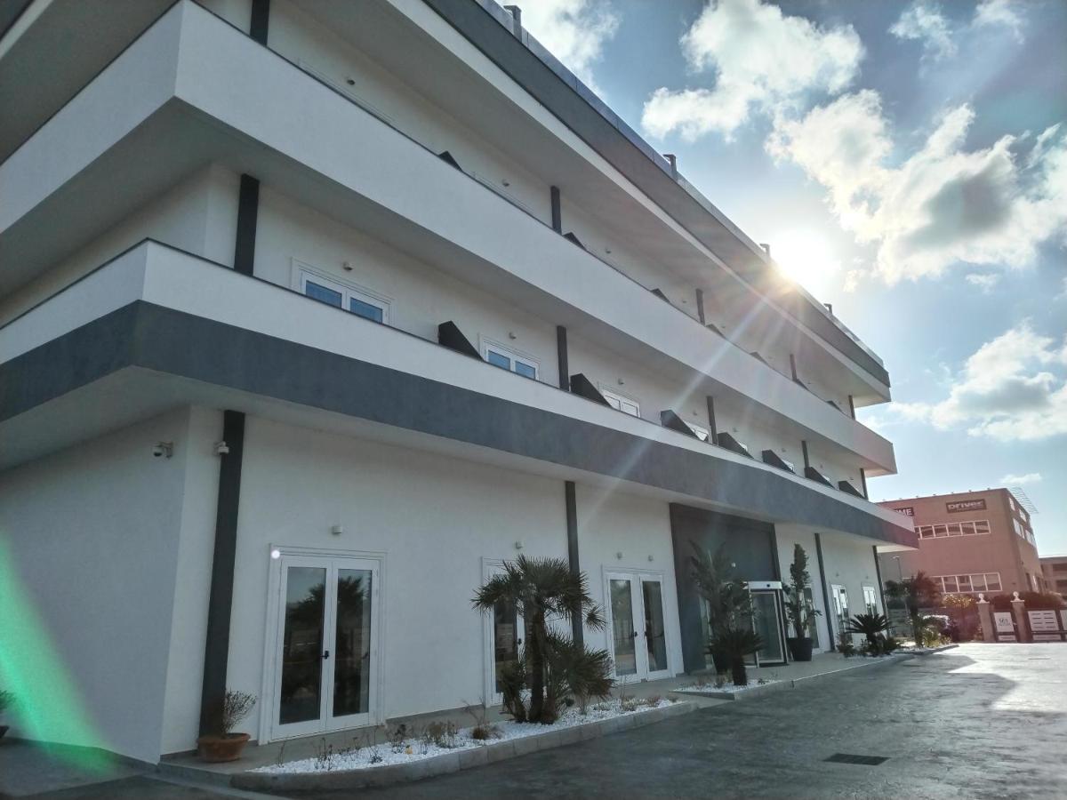 Pm Hotel กาตันซาโร ภายนอก รูปภาพ