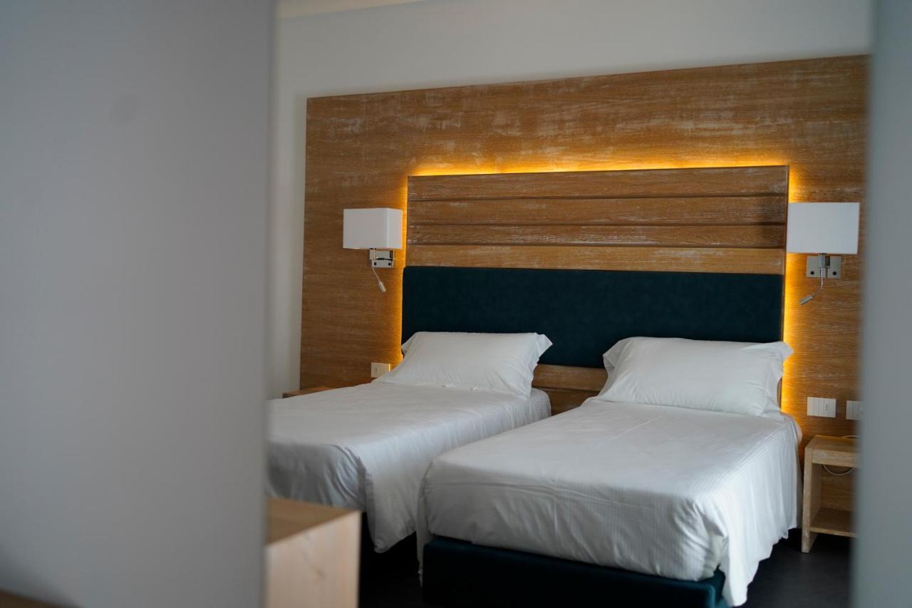 Pm Hotel กาตันซาโร ภายนอก รูปภาพ