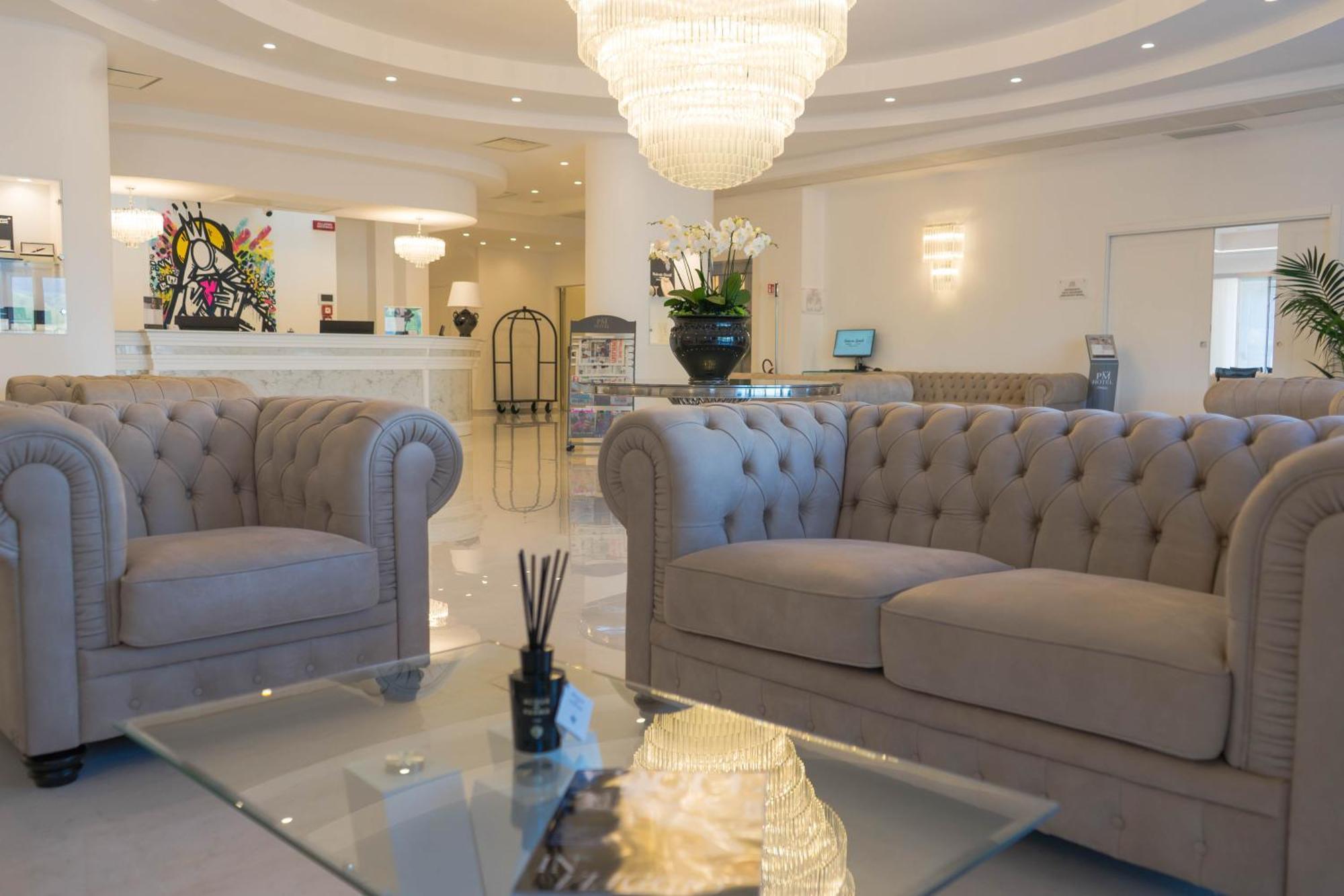 Pm Hotel กาตันซาโร ภายนอก รูปภาพ
