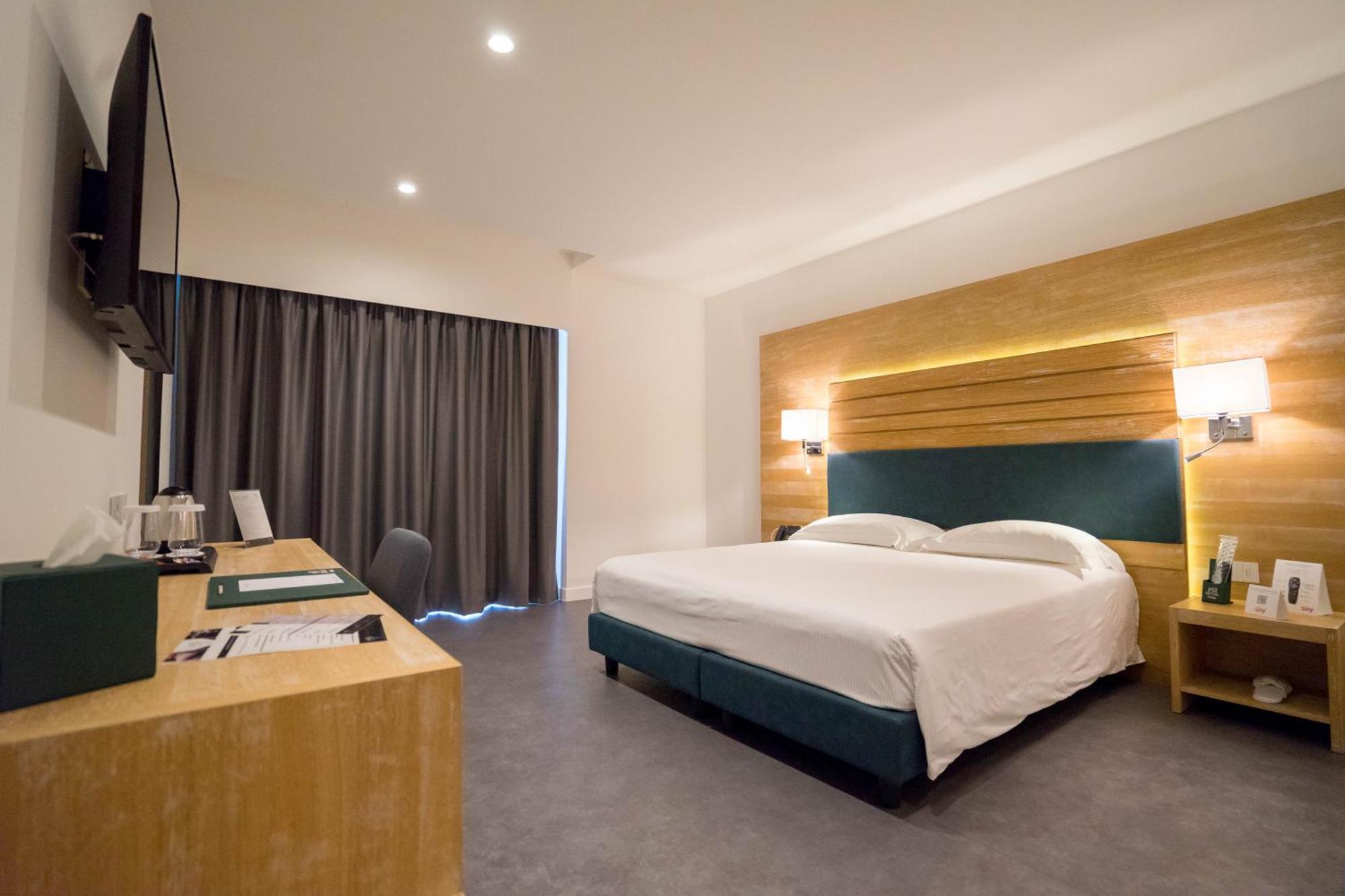 Pm Hotel กาตันซาโร ภายนอก รูปภาพ
